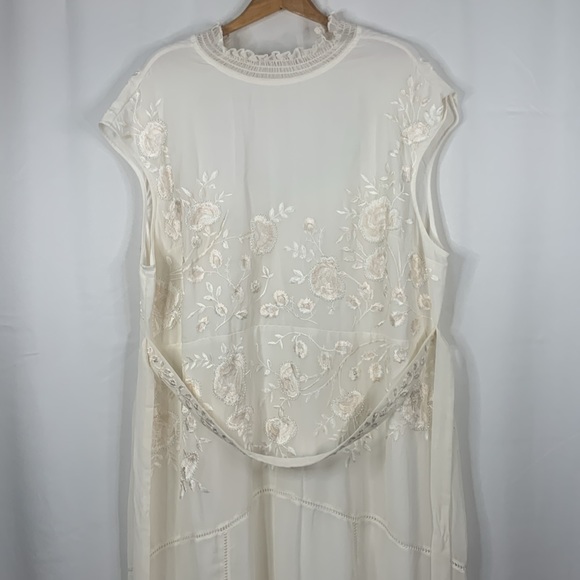 Hope & Ivy Ivory Bridal Floral Beaded & Embroidered Dress- NWT - Picture 15 of 15